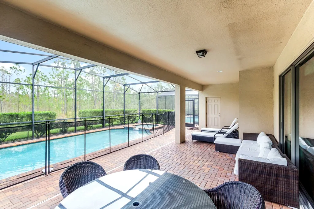 Villa & Resort Living